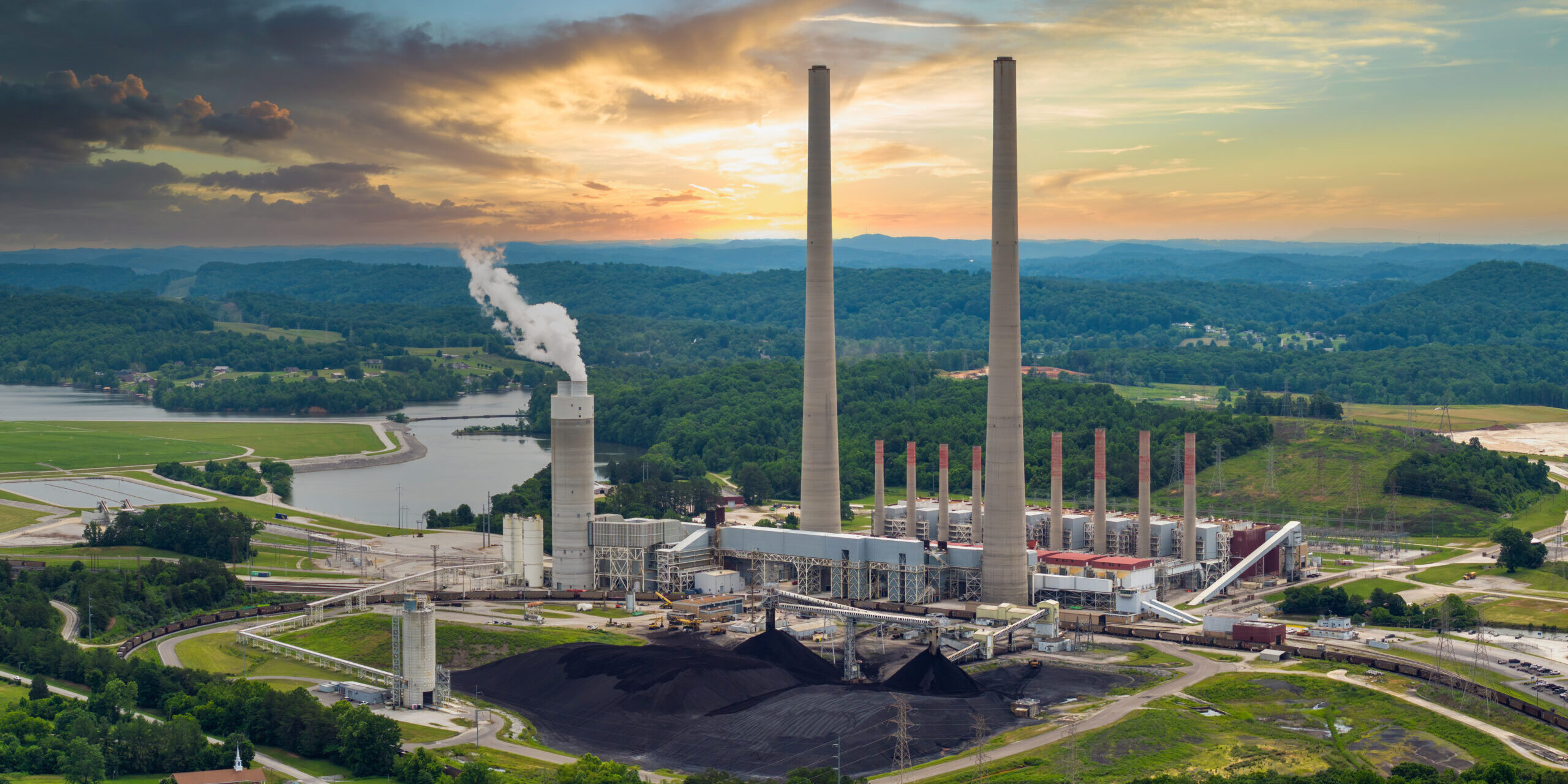 Thermal power plant burning coal fossil fuel for production of electrical energy. Kingston power station in Roane County, Tennessee